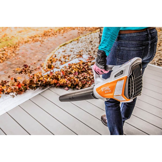 Soplador de hojas inalámbrico a batería Stihl BGA 45 (4513-011-5902-US)
