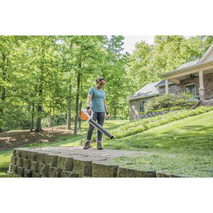 Soplador de hojas inalámbrico a batería Stihl BGA 45 (4513-011-5902-US)