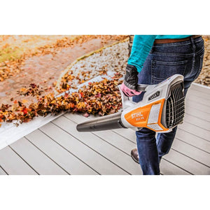 Soplador de hojas inalámbrico a batería Stihl BGA 45 (4513-011-5902-US)